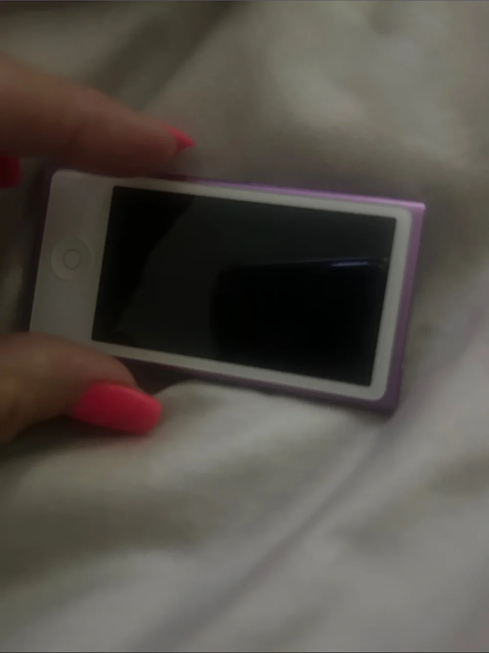 Apple iPod Nano - Violet Aluminum Finish